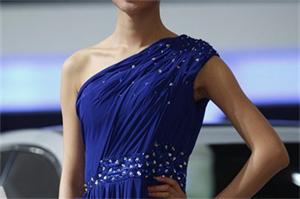 上海的传统服饰与现代时尚